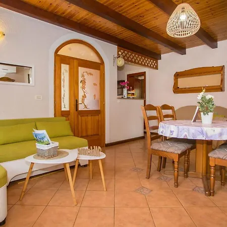 House Ruben * بوريتش