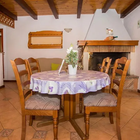 House Ruben Tatil Evi *